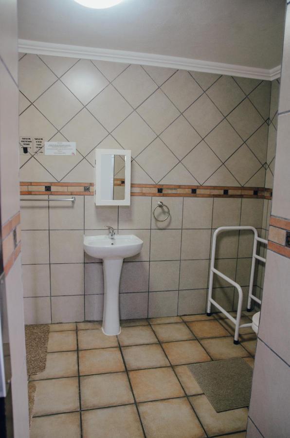 Towers Lodge Боксбурґ Екстер'єр фото