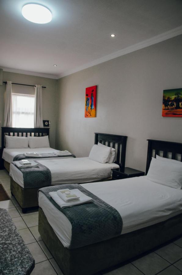 Towers Lodge Боксбурґ Екстер'єр фото